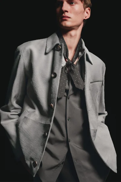 Look 16